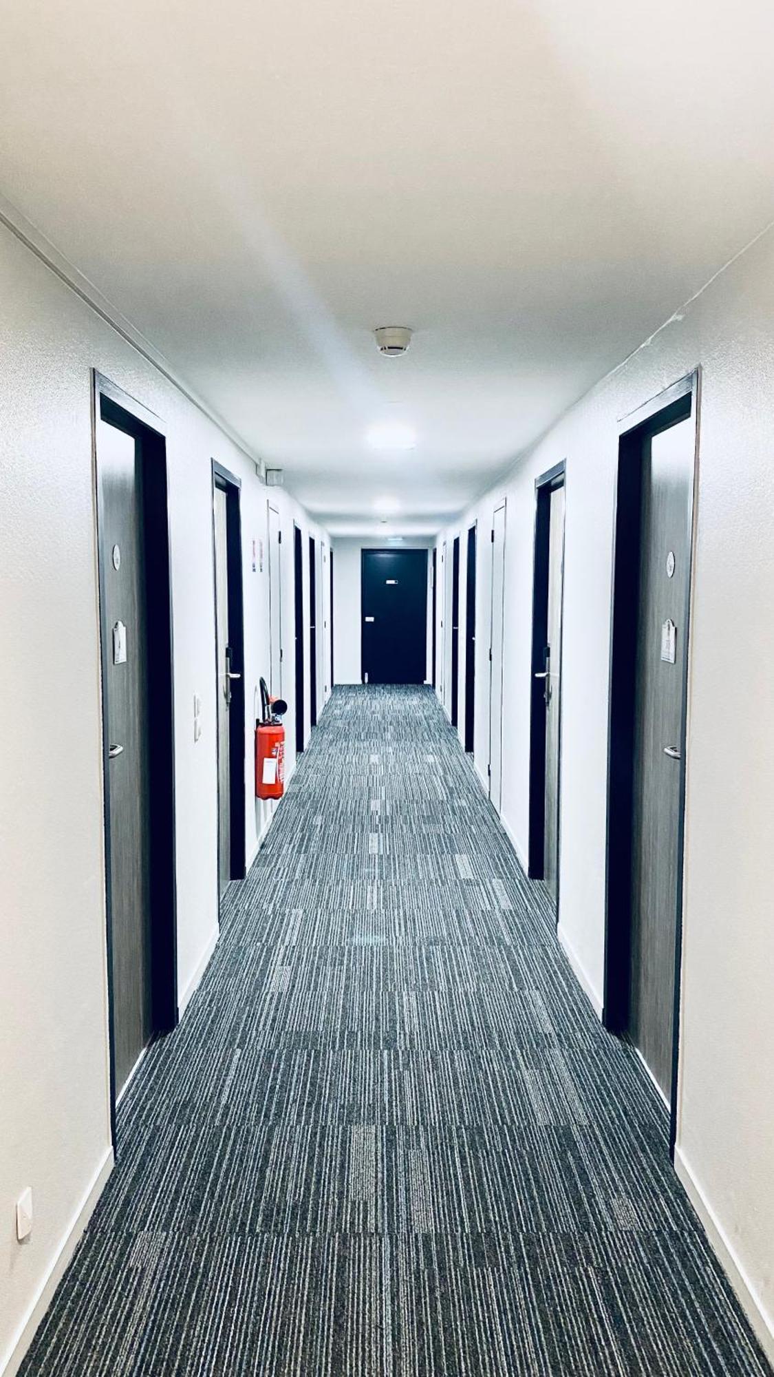 Sure Hotel By Best Western Rouvignies Valenciennes Экстерьер фото
